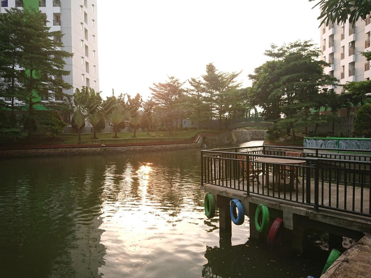 Green Lake View Just Sleep & Cozy Hotel Pondokcabe Hilir Exterior foto